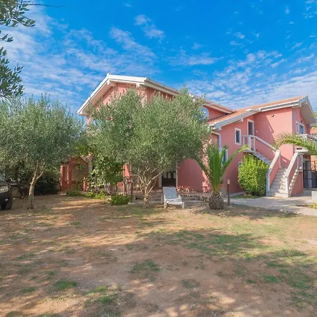 16768b Apartment